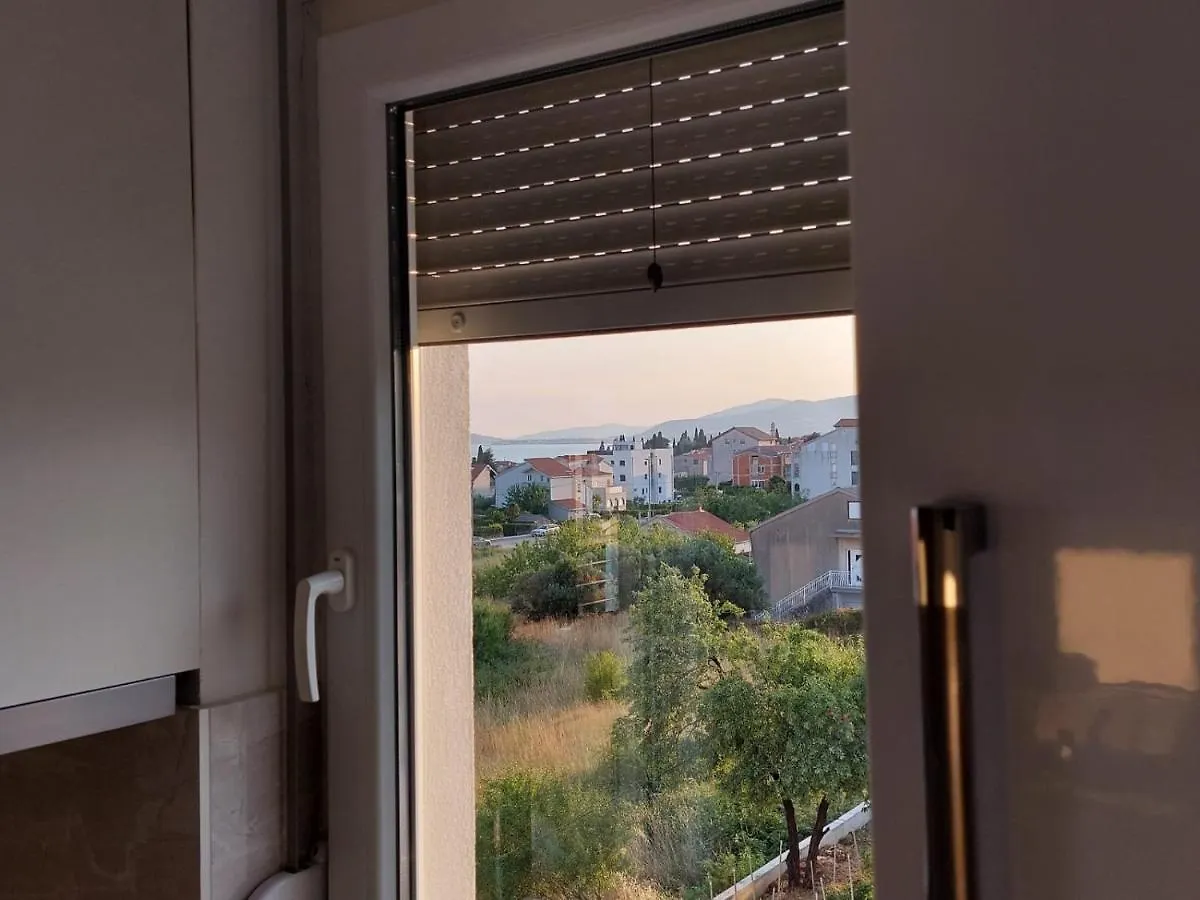 Apartamento Apartman Ema Kaštela 0*,  Croacia